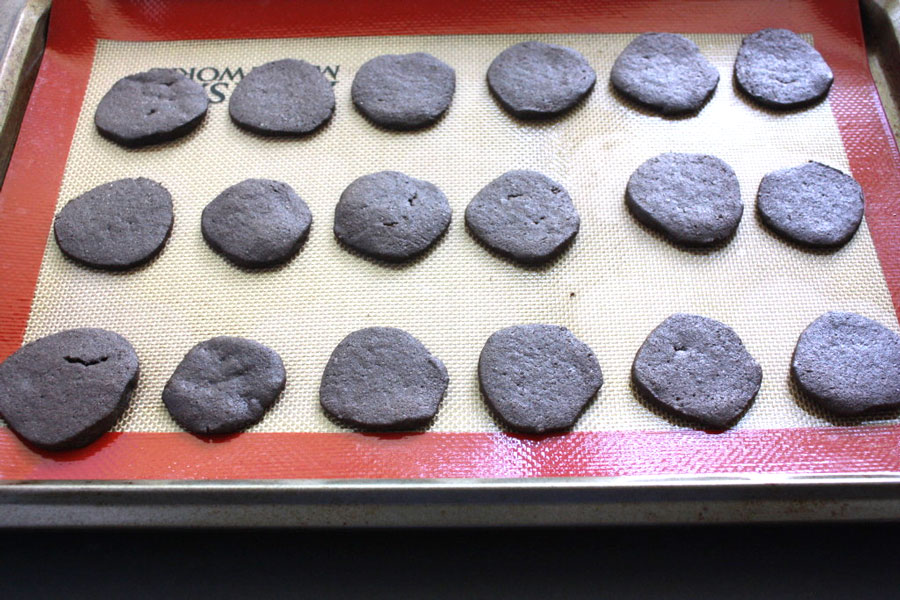 Baked cookies on a baking sheet.