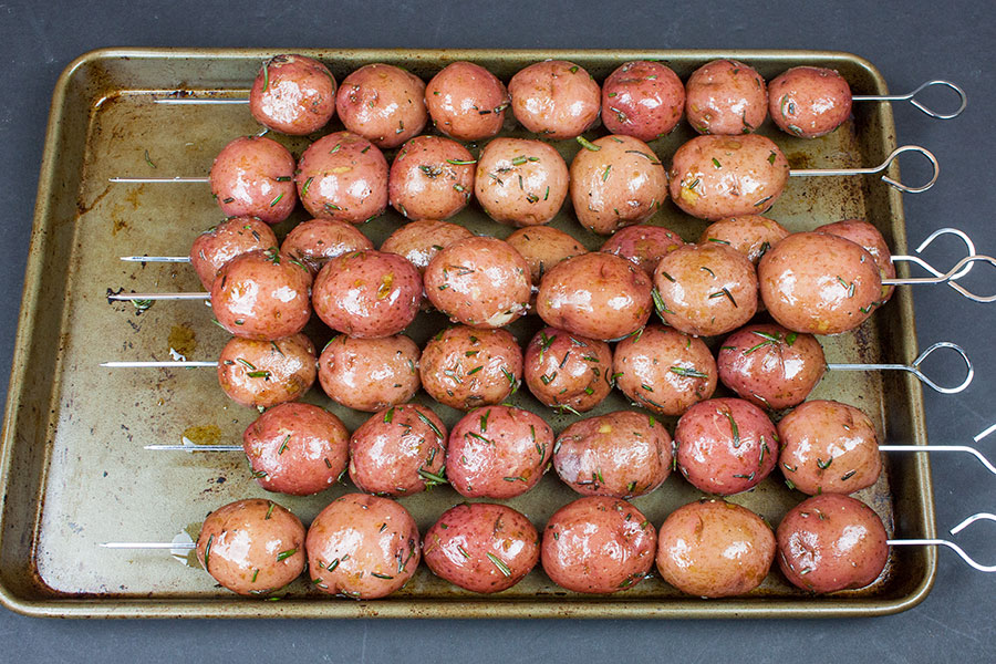 Rosemary Garlic Grilled Baby Potato Skewers - A great side dish for those summer barbecues. Fluffy inside, slightly crispy outside, infused with herb and garlic flavor. 